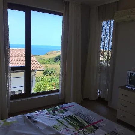 Apartment Sea View Sinemoretz