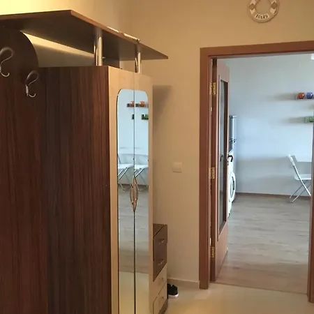 Sea View Apartment *