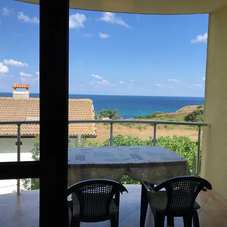 Sea View Apartment *